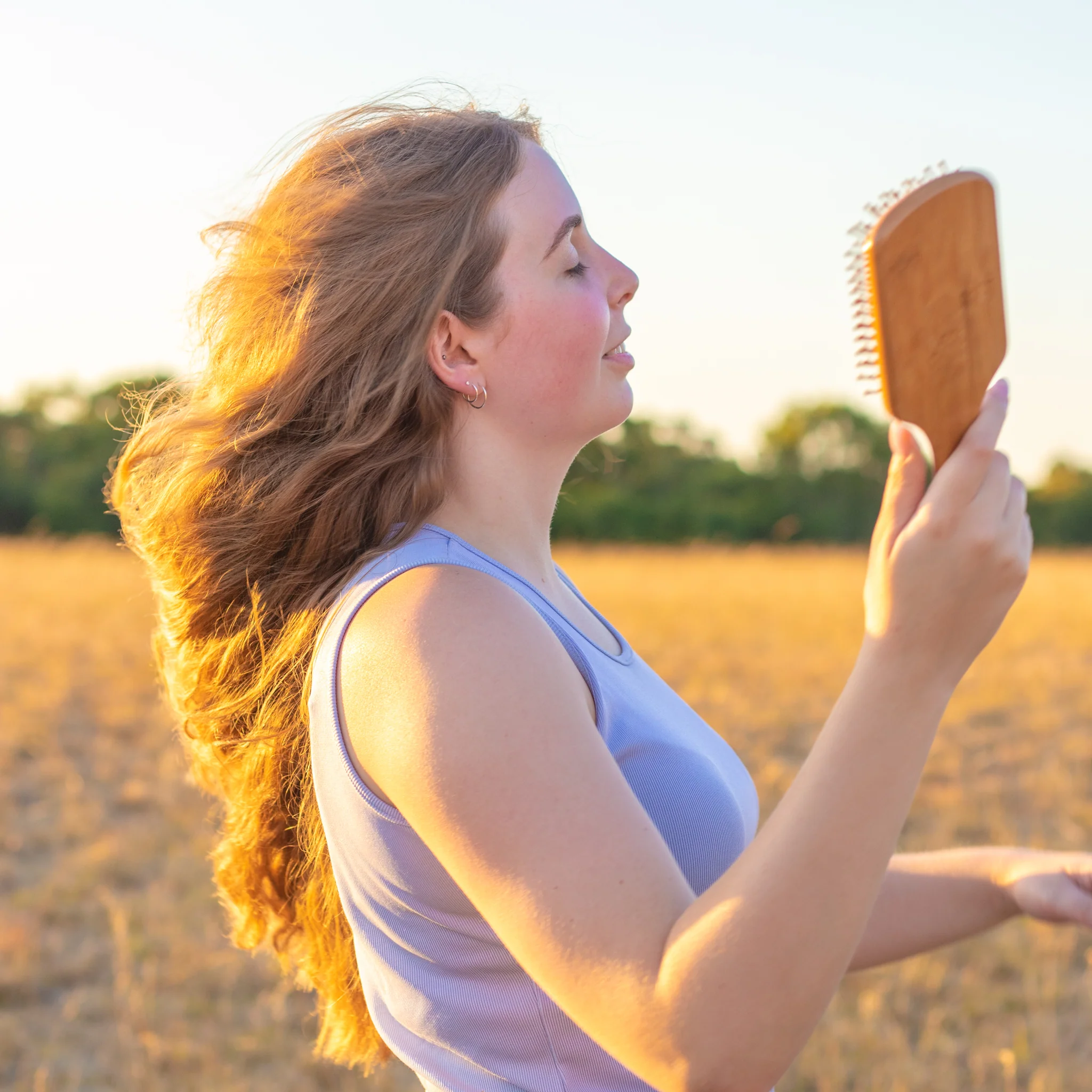 Anti-Frizz Bamboo Hair Brush - Image 4
